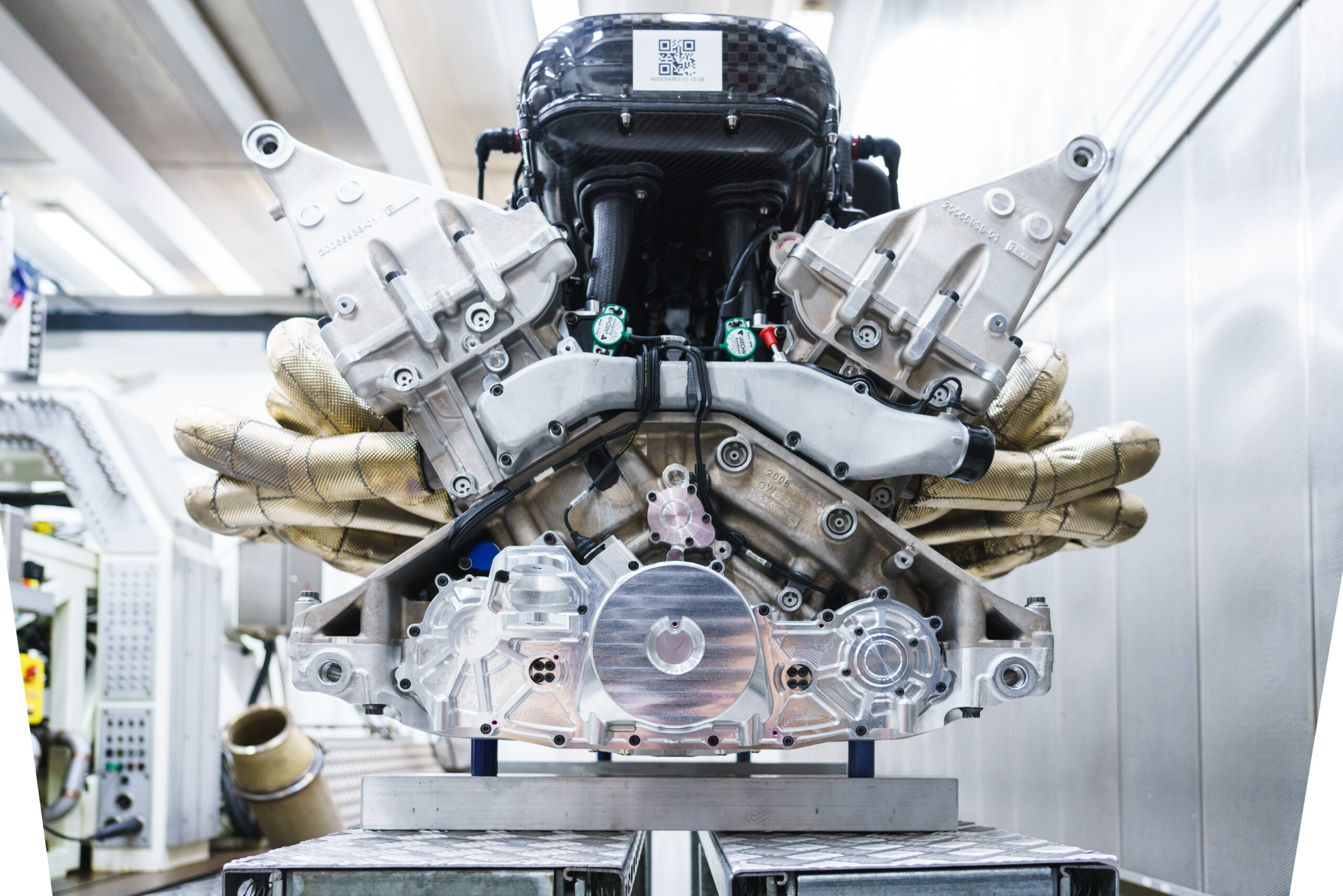 Aston Martin Valkyrie Engine 8-JPG